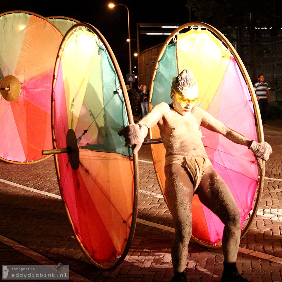 2014-07-11 Compagnie Off - Les Roues de Couleurs (Deventer Op Stelten) 001